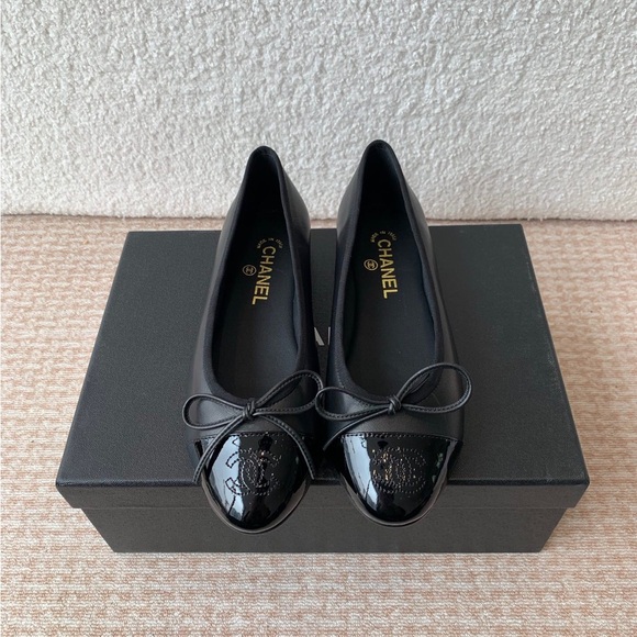 Chanel Black Ballet Flats - Picture 1 of 4